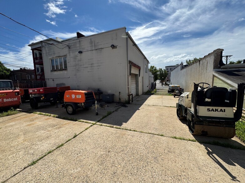 More Photos Of 43 Linden St, Hackensack Storefront For Sale