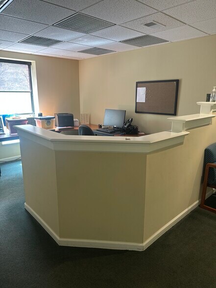 More Photos Of 700 McKnight Park Dr, Pittsburgh Office For Sale
