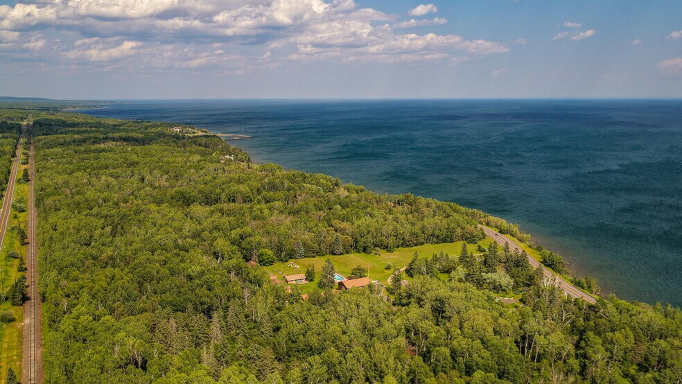 More Photos Of 9000 Congdon Blvd, Duluth Hotel For Sale
