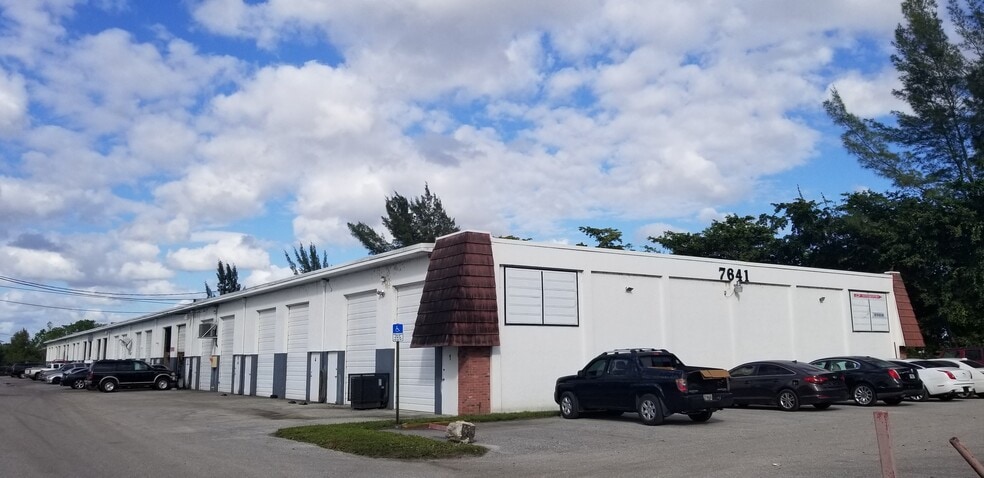 More Photos Of 7641 Hooper Rd, West Palm Beach Warehouse For Lease