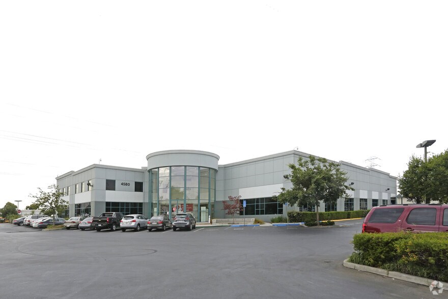 More Photos Of 4580 Auto Mall Pky, Fremont Research And Development For Lease
