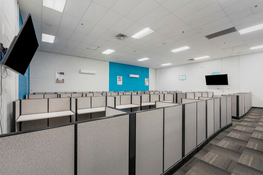 More Photos Of 1100 Hunt Ave, Columbus Light Distribution For Lease