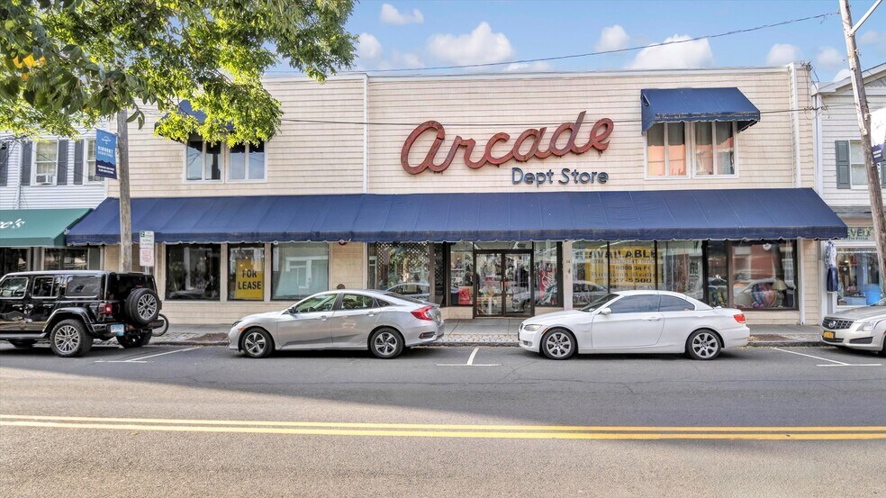 More Photos Of 14 Front St, Greenport Freestanding For Sale