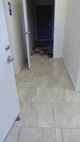 More Photos Of 34 Union Way, Vacaville Flex For Lease