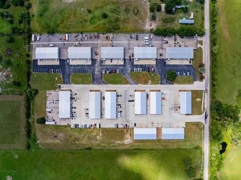 More Photos Of 12948 Tonkaway Lake Rd, College Station Unknown For Lease