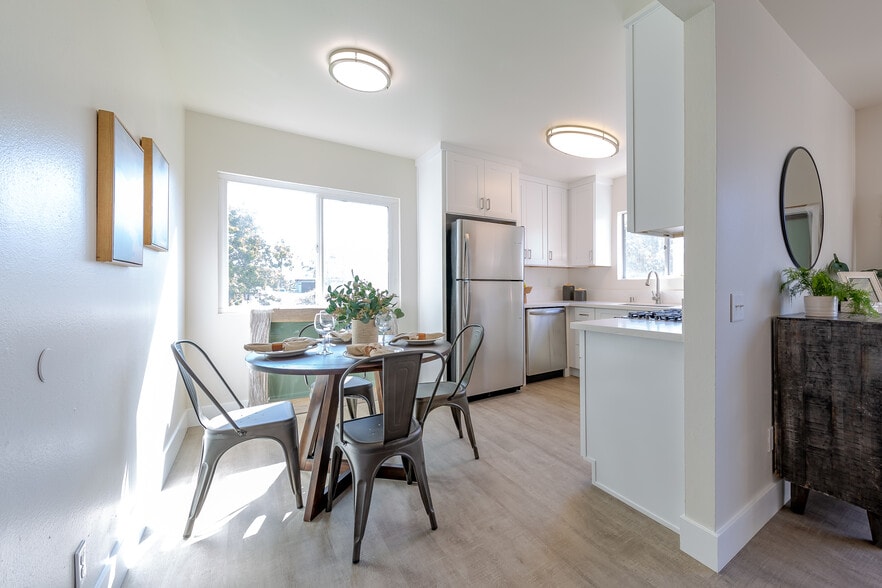 More Photos Of 628 W California Ave, Vista Apartments For Sale