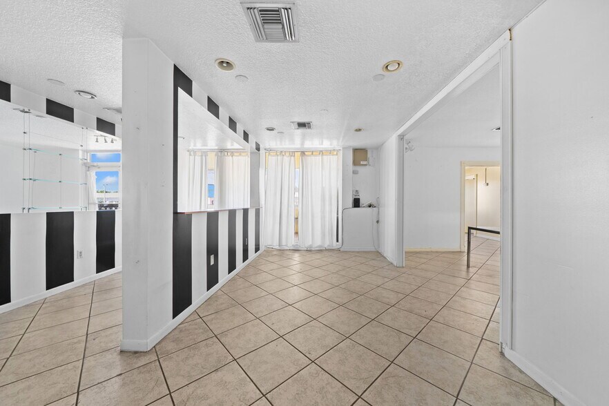 More Photos Of 430 S Dixie Hwy, Miami Office For Lease