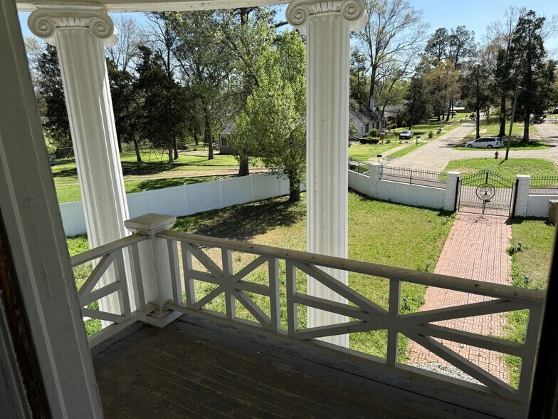 More Photos Of 31 Edgewood Dr, Selma Specialty For Sale