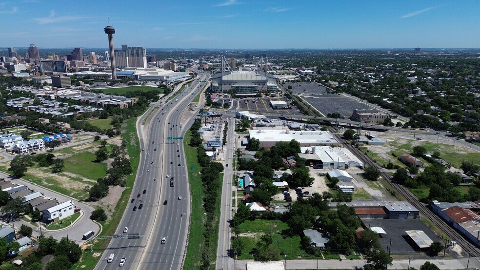 More Photos Of 1010 Hoefgen Avenue, San Antonio Land For Sale
