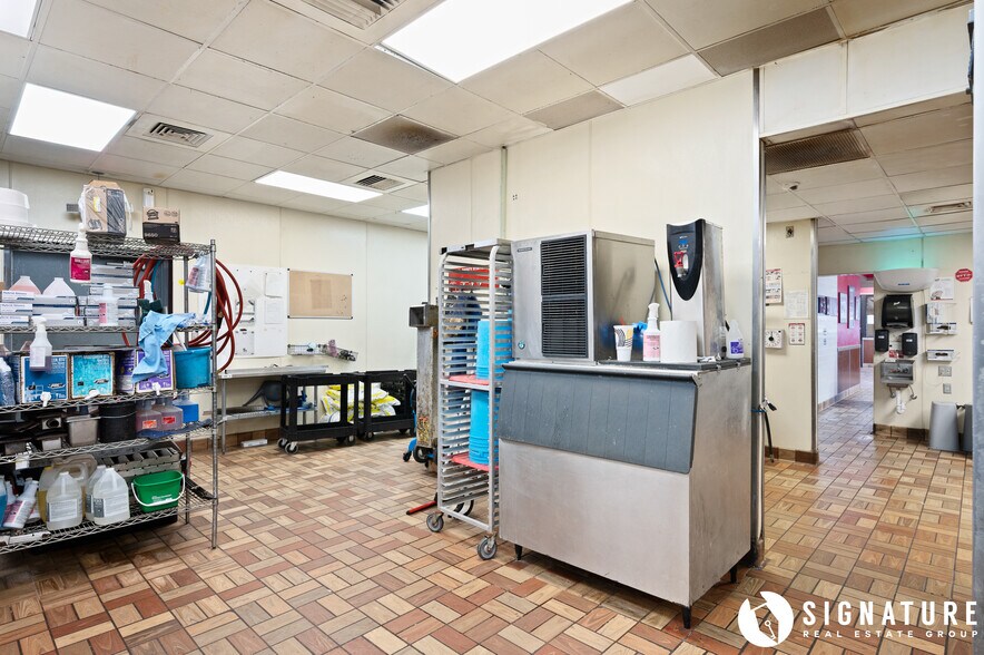 More Photos Of 207 S Miller Ave, Gillette Fast Food For Sale