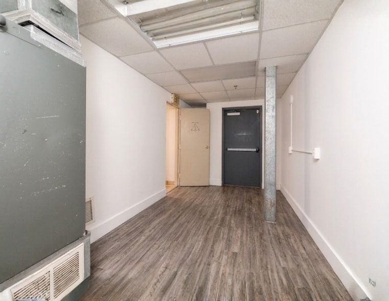 More Photos Of 330 N Charles St, Baltimore Apartments For Lease