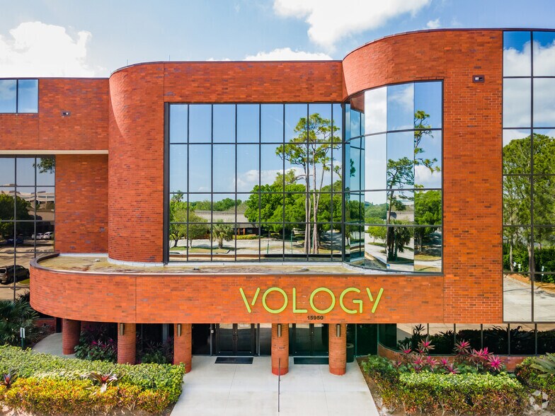 More Photos Of 15950 Bay Vista Dr, Clearwater Office For Lease