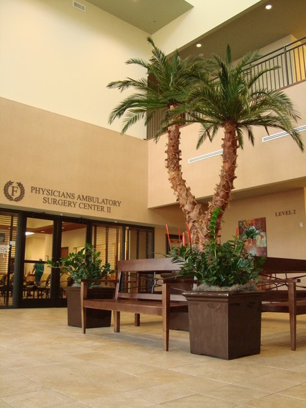 More Photos Of 423 Treeline Park, San Antonio Medical For Lease