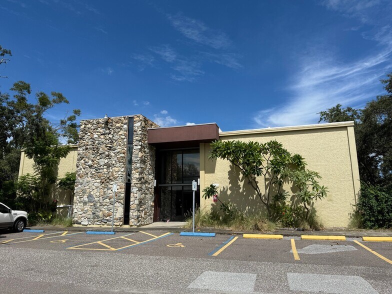 More Photos Of 1401 5th Ave N, Saint Petersburg Office Residential For Lease