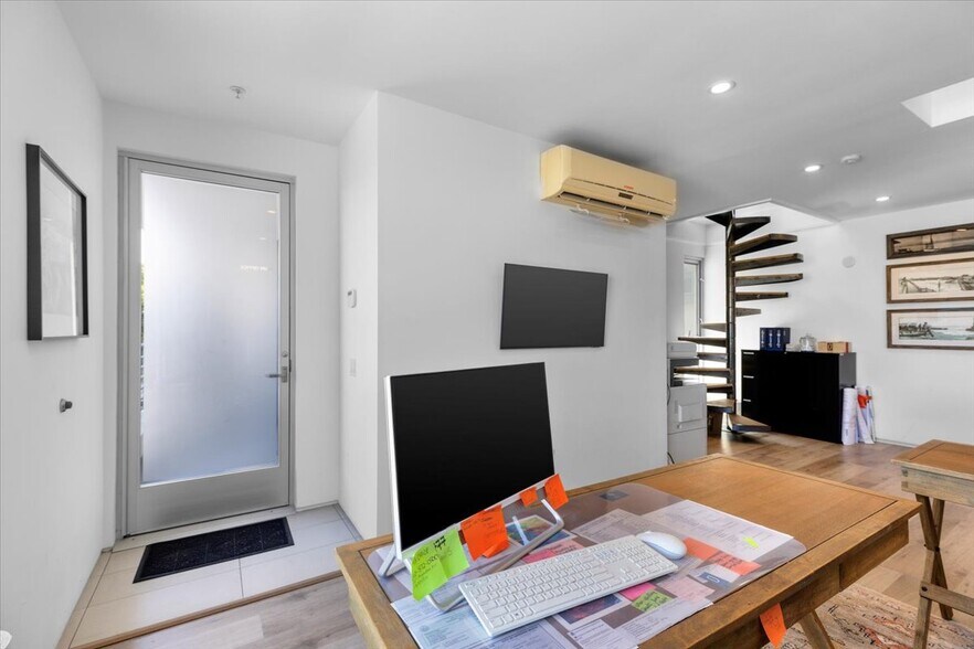 More Photos Of 930-932 Manhattan Beach Blvd, Manhattan Beach Office Residential For Sale