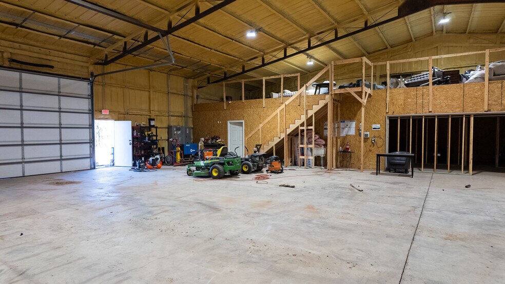More Photos Of 11535 Sooner Rd, Edmond Warehouse For Sale