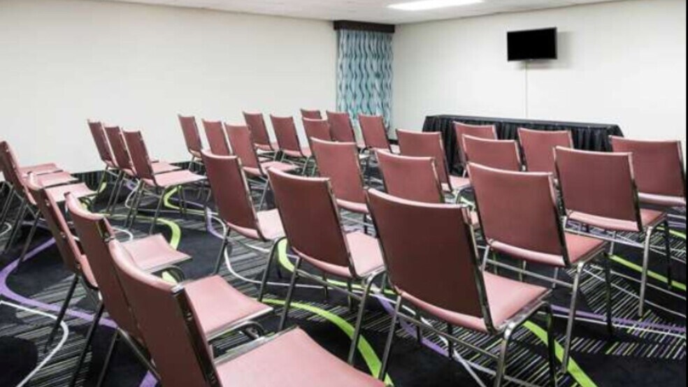 More Photos Of 3330 Kimberly Rd, Davenport Hotel For Sale