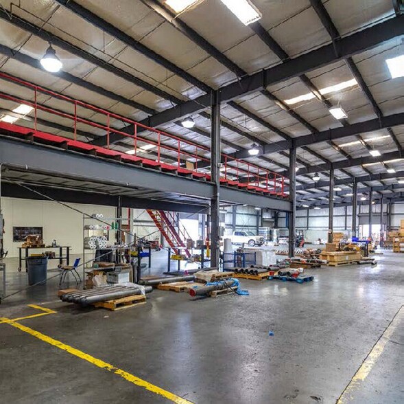 More Photos Of 11300 Windfern Rd, Houston Warehouse For Lease