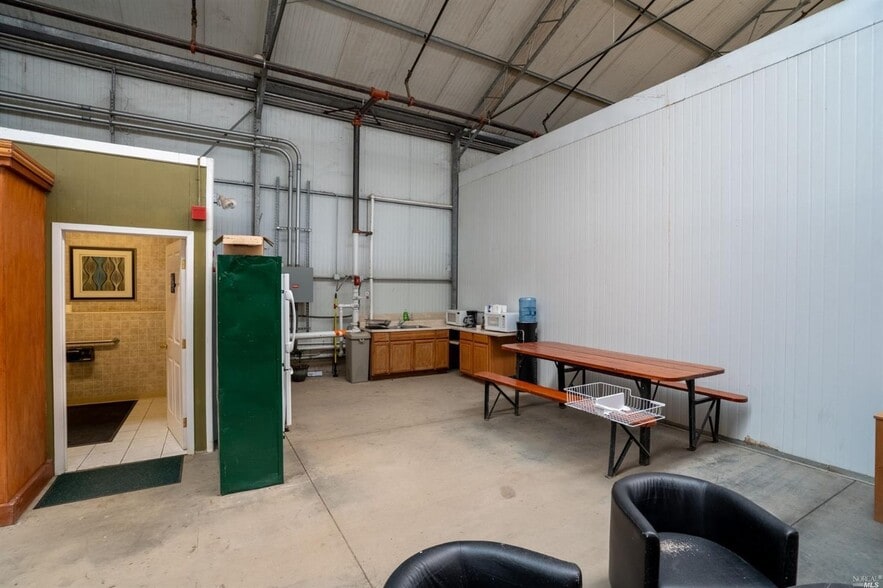 More Photos Of 6760 Pleasants Valley Rd, Vacaville Warehouse For Lease