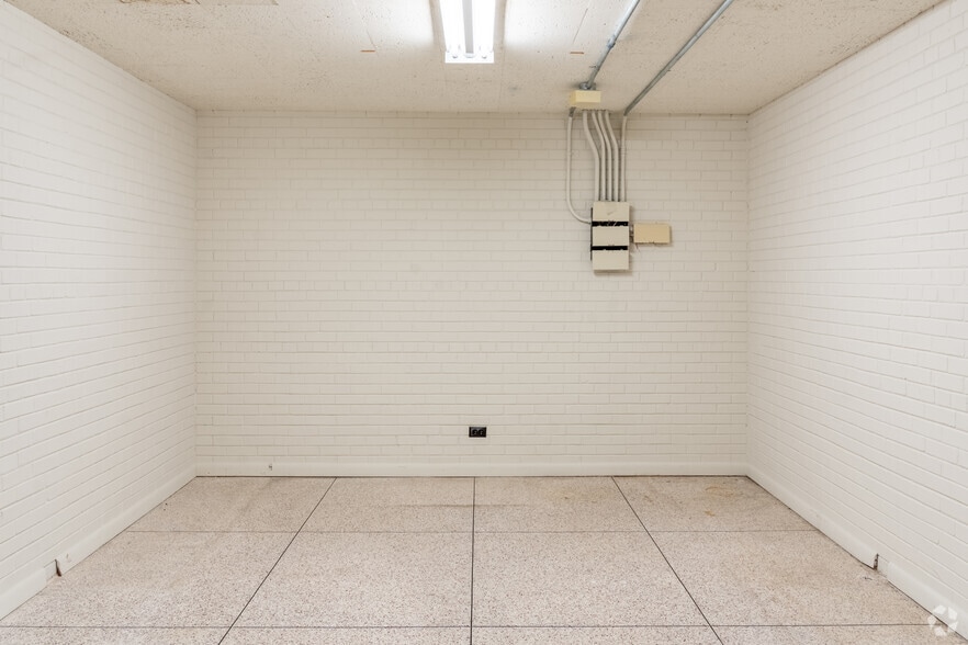 More Photos Of 3781 S Main St, Farmville Bank For Sale