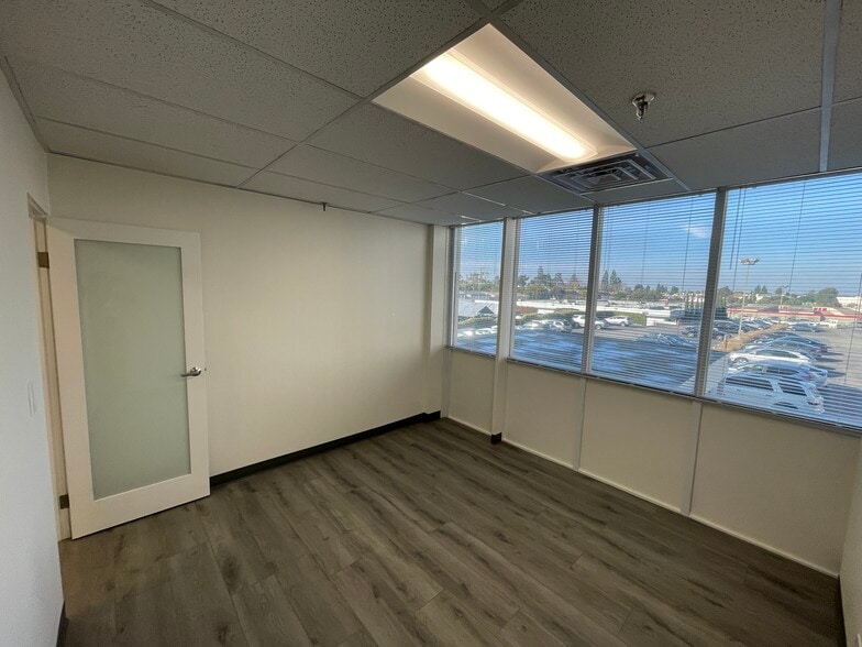 More Photos Of 4305 Torrance Blvd, Torrance Medical For Sale