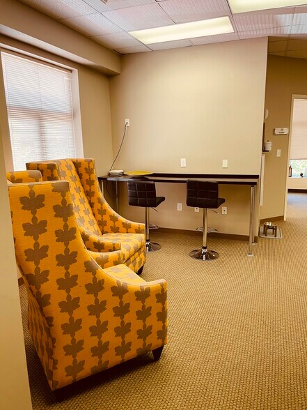 More Photos Of 249 Williamson Rd, Mooresville Medical For Lease