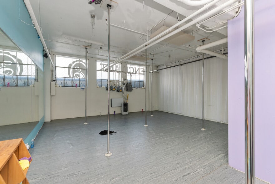 More Photos Of 1205 E Pike St, Seattle Loft Creative Space For Lease