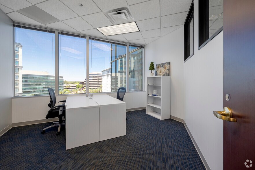 More Photos Of 2415 E Camelback Rd, Phoenix Coworking Space