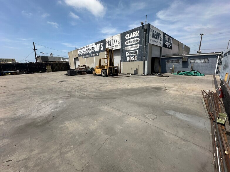More Photos Of 1240-1250 W 17th St, Long Beach Service For Lease