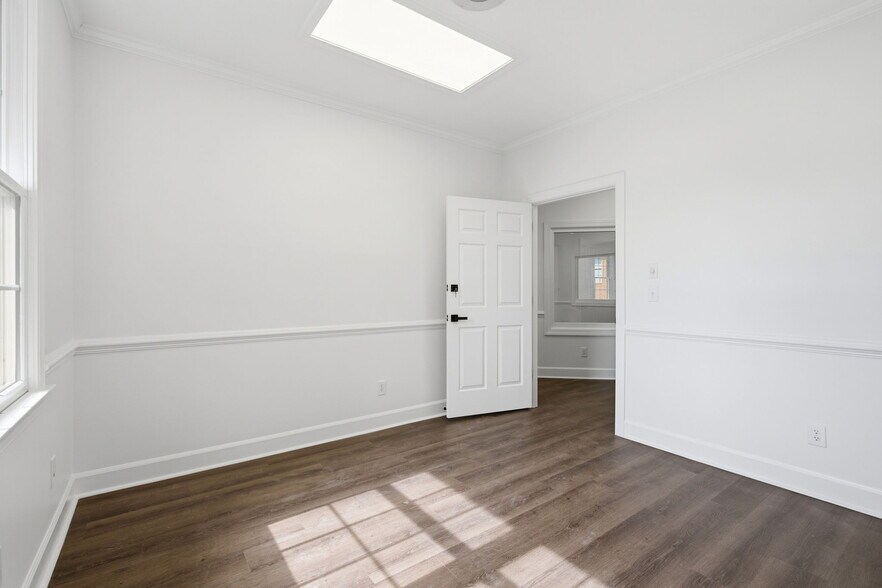 More Photos Of 2856 Johnson Ferry Rd, Marietta Office For Sale