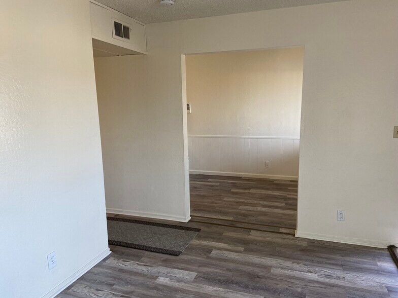 More Photos Of 6004-6012 Gloria Dr, Sacramento Apartments For Sale