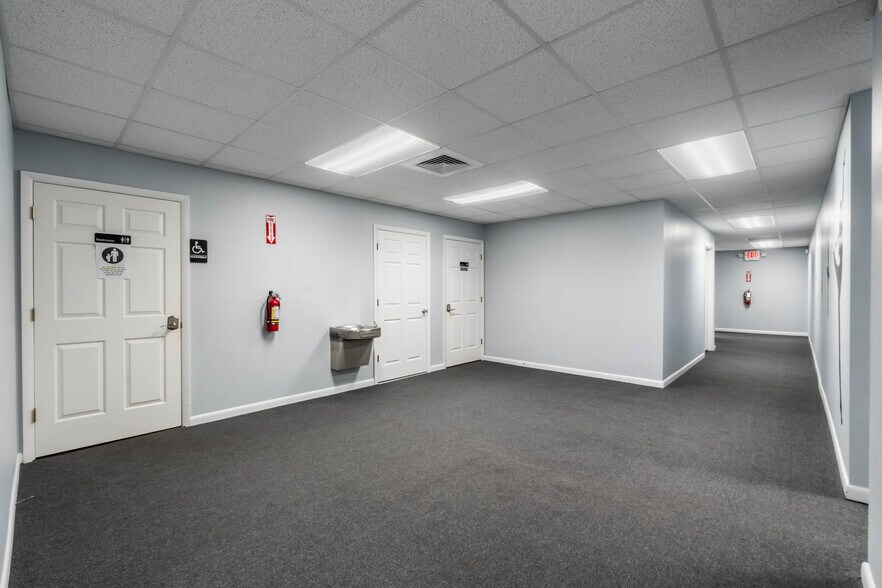 More Photos Of 1599 Tropical Ct, Tavares Medical For Lease