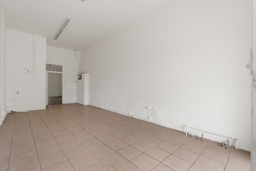 More Photos Of 10523 Long Beach Blvd, South Gate Storefront For Sale