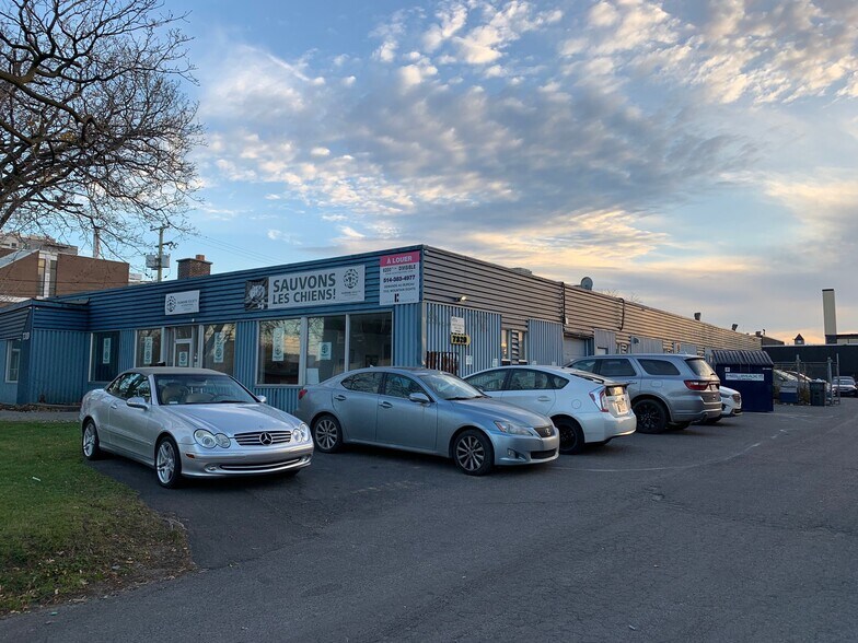 Primary Photo Of 7314 Av Mountain Sights, Montréal Service For Lease