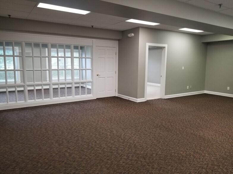 More Photos Of 5 E Main St, Hudson Office Residential For Lease