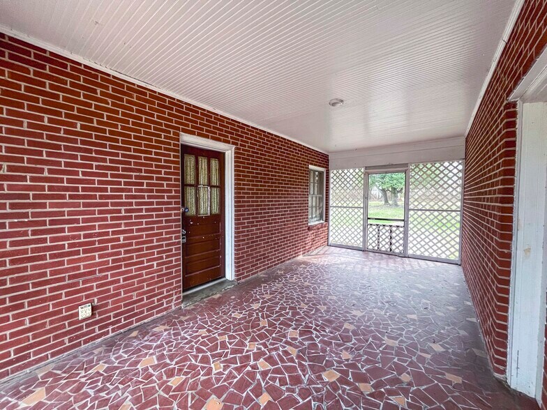 More Photos Of 1001 E Lynchburg Salem Tpke, Bedford Office For Sale