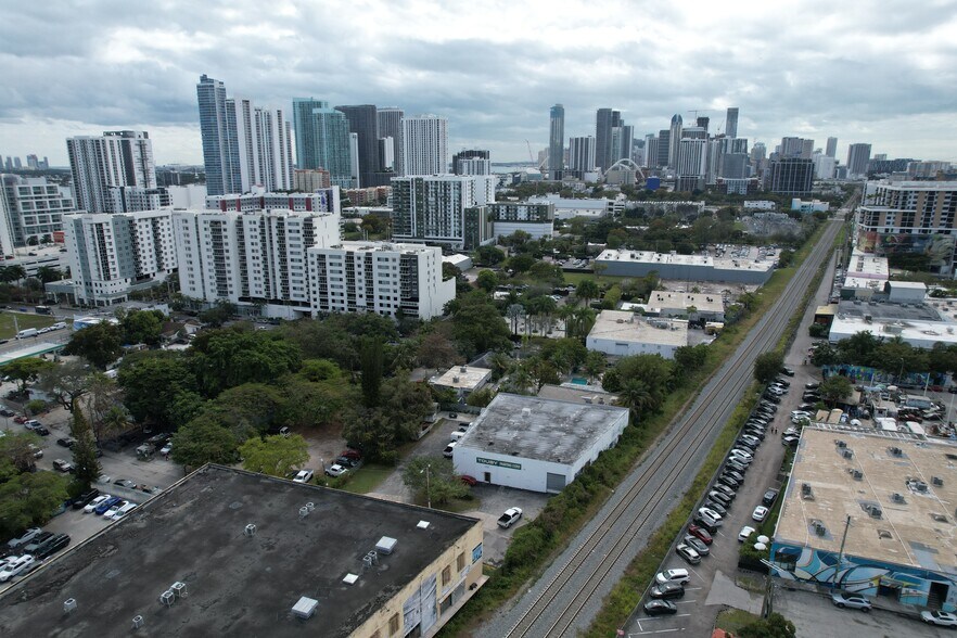 More Photos Of 100 NE 26th St, Miami Warehouse For Sale