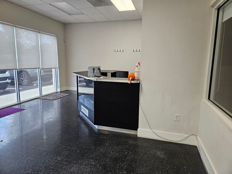 More Photos Of 2900 Glades Cir, Weston Unknown For Lease