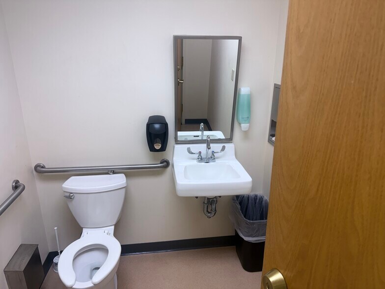 More Photos Of 63 Shaker Rd, Albany Medical For Sale