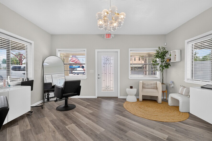 More Photos Of 119 Main St, Auburndale Storefront Retail Office For Sale