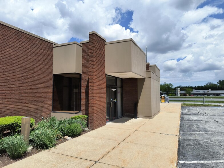 Primary Photo Of 1806 Robin Hood Blvd, Schererville Bank For Lease