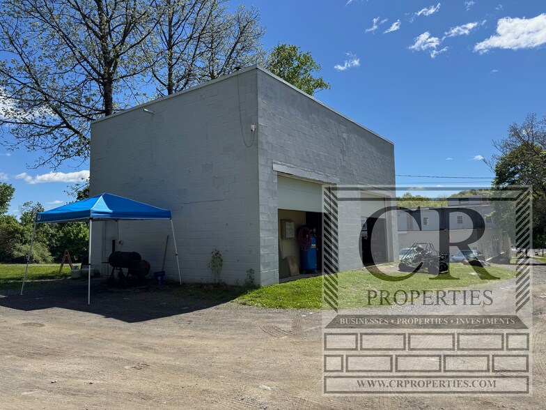 More Photos Of 155 Vineyard Ave, Highland Service For Sale