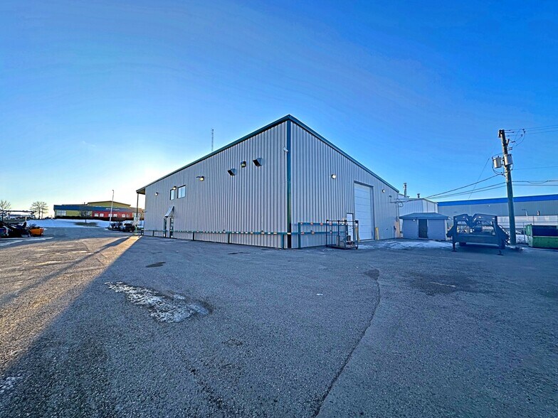 More Photos Of 195 Mackay Cres, Fort McMurray Warehouse For Sale