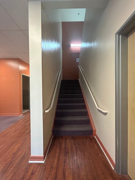 More Photos Of 28294-28310 Constellation Rd, Valencia Light Distribution For Sale
