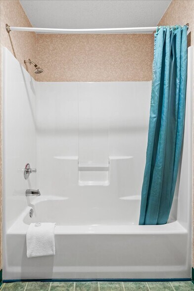 More Photos Of 3043 E Van Buren, Eureka Springs Hotel For Sale