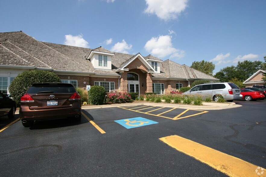 More Photos Of 732 Florsheim Dr, Libertyville Medical For Sale