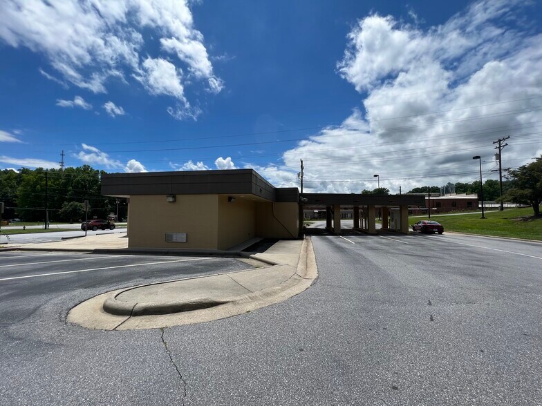 More Photos Of 211 Elkin Hwy, North Wilkesboro Bank For Sale