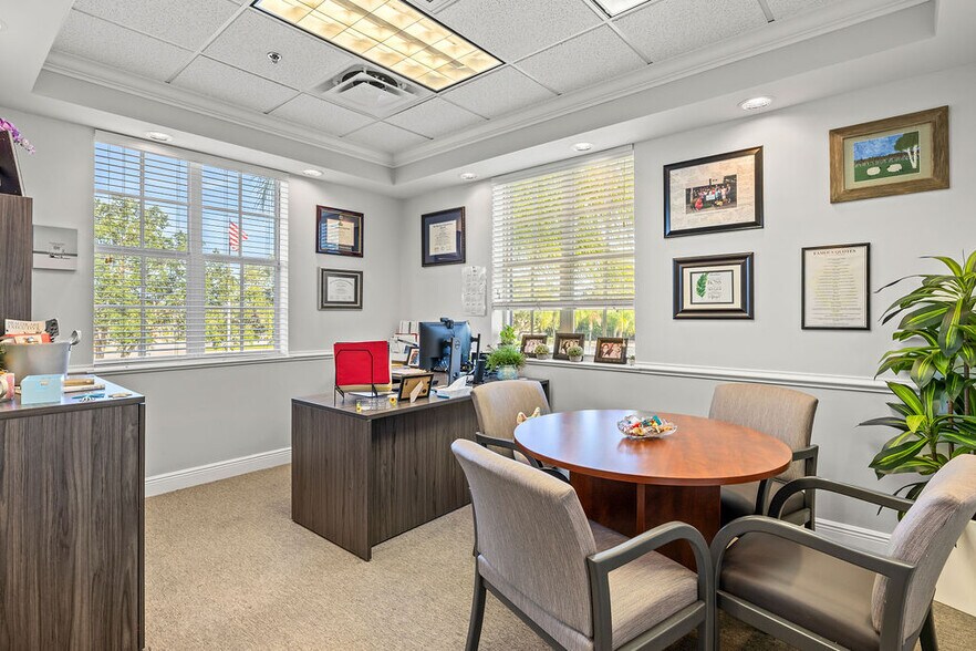 More Photos Of 1555 Indian River Blvd, Vero Beach Medical For Lease