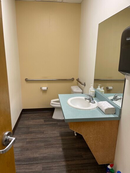 More Photos Of 2812 Williams St, Savannah Medical For Lease