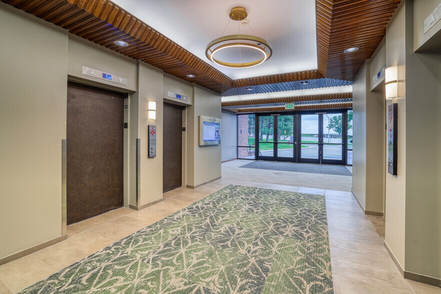 More Photos Of 3300 S Parker Rd, Aurora Office For Sale